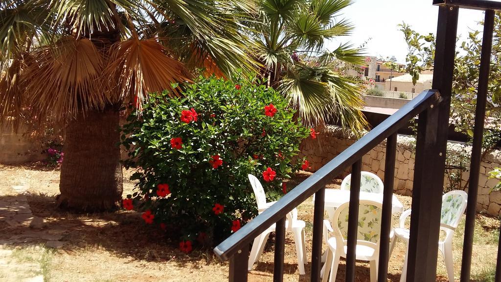 Hibiscus Rosso Βίλα Donnalucata  Εξωτερικό φωτογραφία